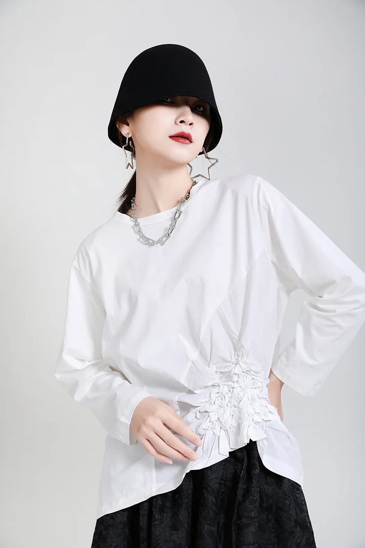 

Women White Brief Irregular Wrinkled Black T-shirt New Round Neck Long Sleeve Fashion Tide Spring Autumn