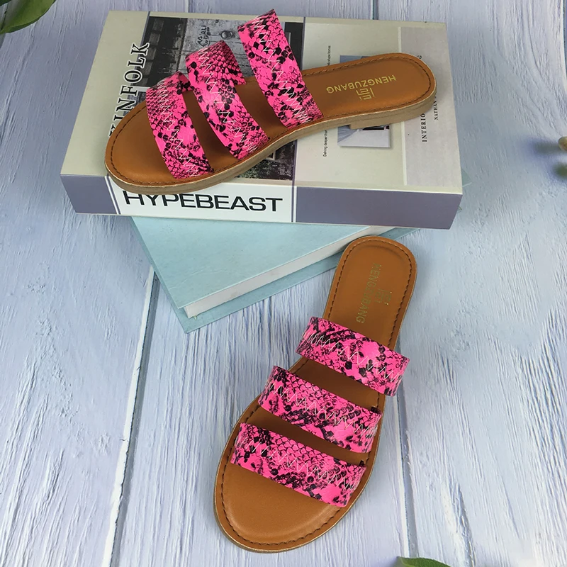 Женские шлепанцы в римском стиле уличные сандалии на плоской подошве с рисунком