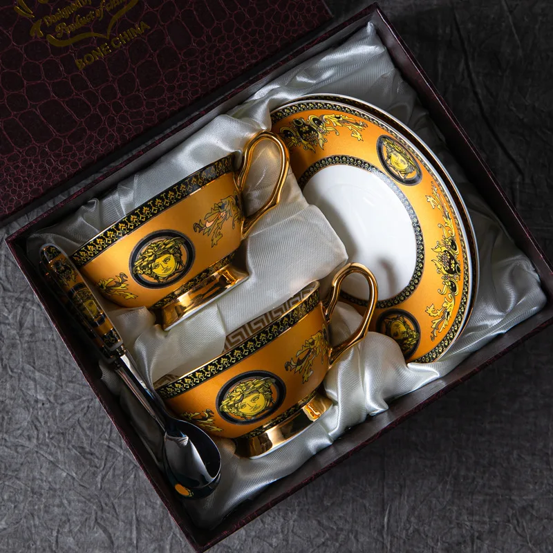 

British Style Retro Luxury Bone China Coffee Cups And Saucer Set Porcelain Coffee Set Tea Cups And Saucer New Year Presents