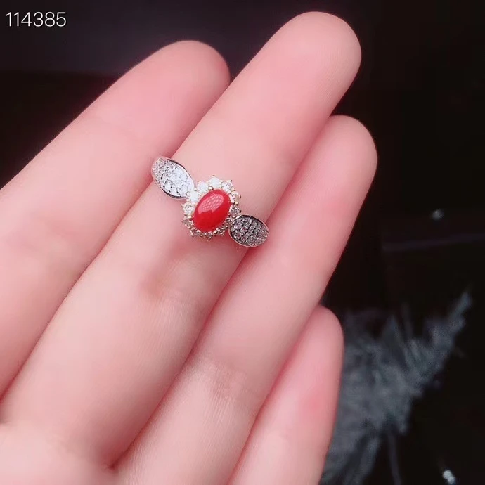 Кольцо из серебра 925 пробы с натуральным красным кораллом | Украшения и