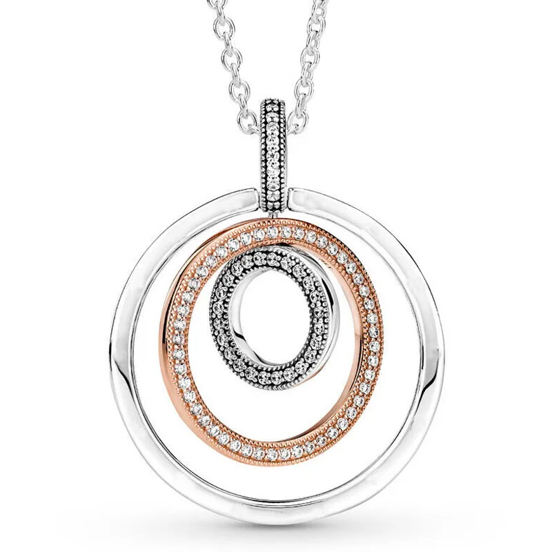 Женское двухцветное колье из серебра 925 пробы с блестящей розовой бабочкой |