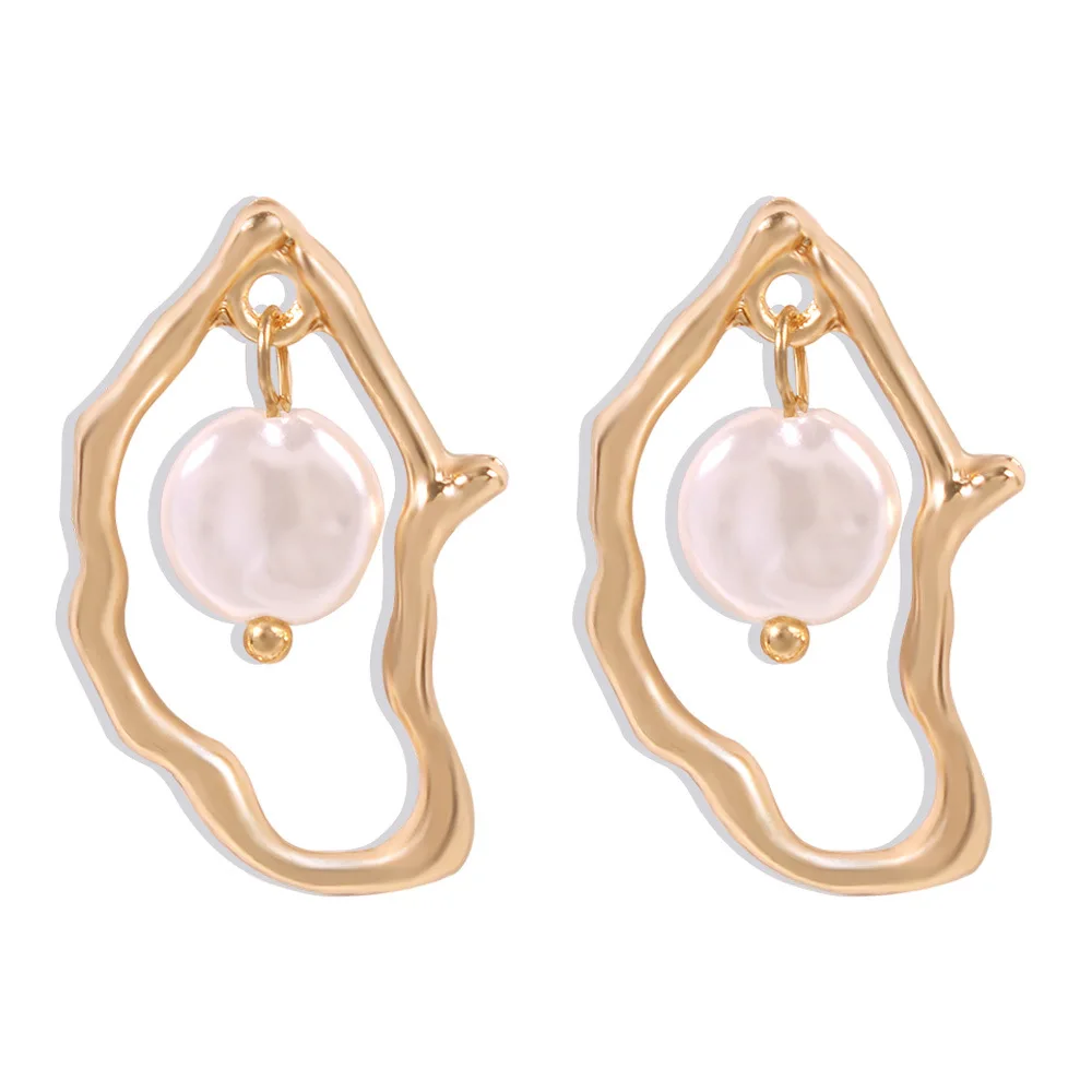

MDE8368 fashion style small irregular Pearl Earrings European and American Earrings feminine elegant Earrings New Trend
