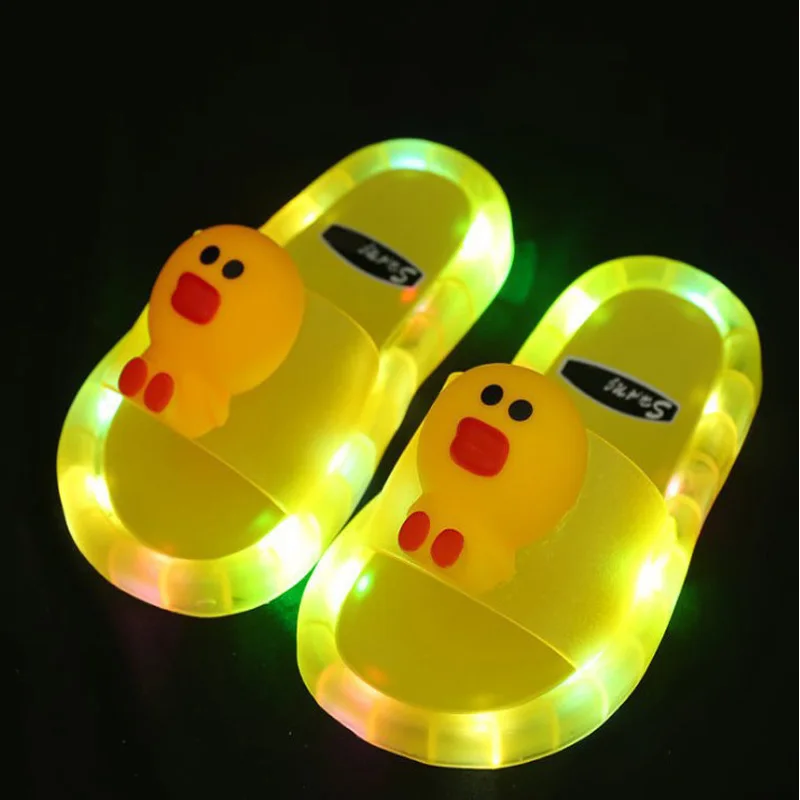 Детские тапочки со светодиодсветильник кой сандалии для ванной детская обувь