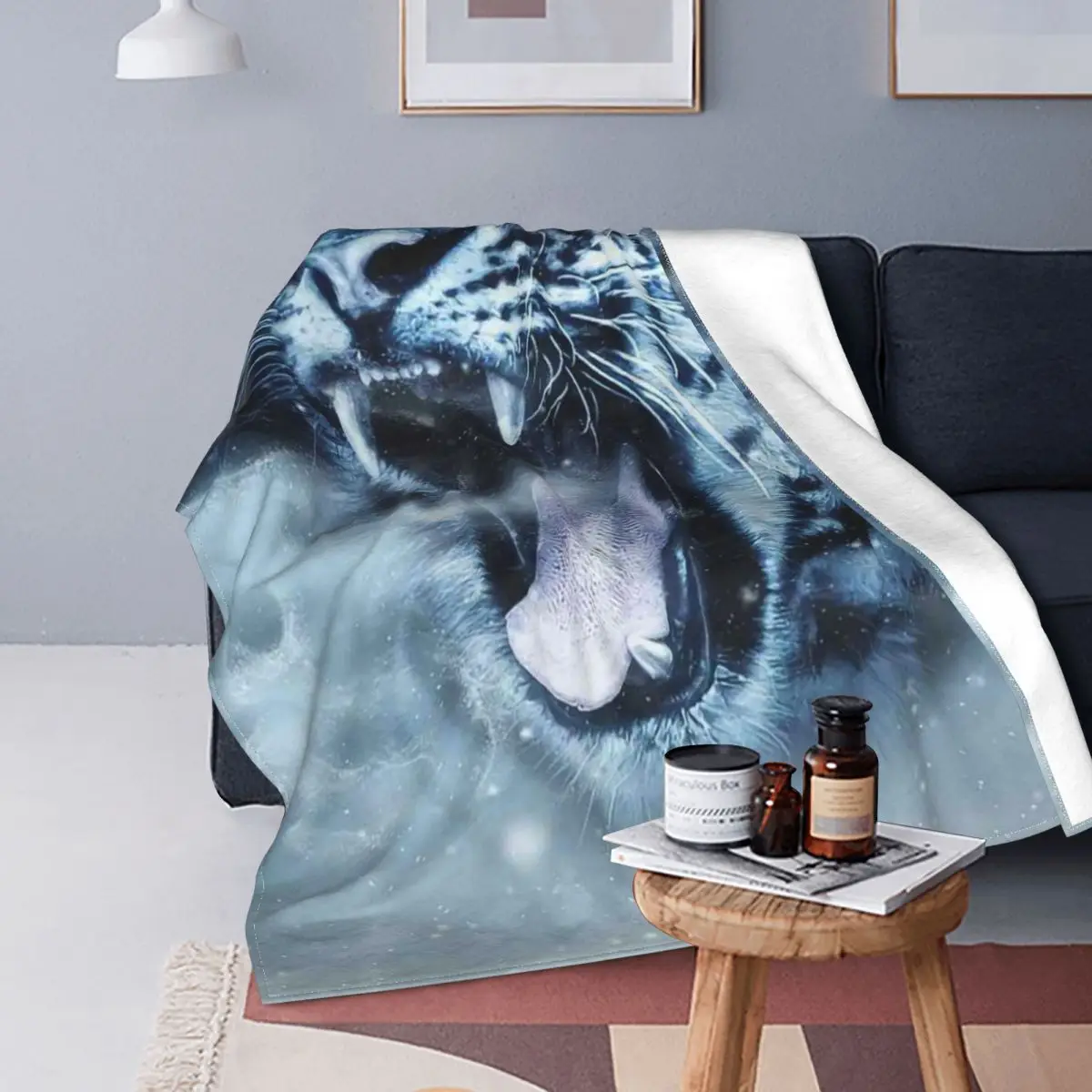 

Brave Tiger King Of The Forest Blanket Animal Modern Stitch Warm Breathable Coral Fleece Throw Blankets For Sofa Room