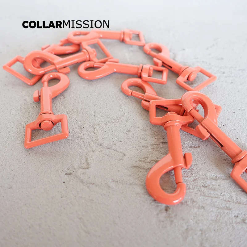 Металлический зажим для выпечки красного и оранжевого цвета собаки прочный