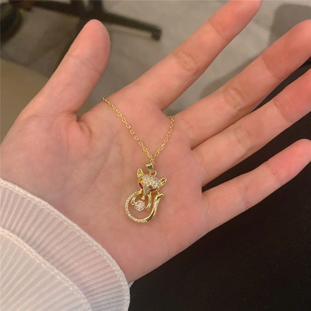 

Ladies Boutique Simple Little Fox Necklace Ladies Exquisite Versatile Fashion Gold-plated Temperament Necklace