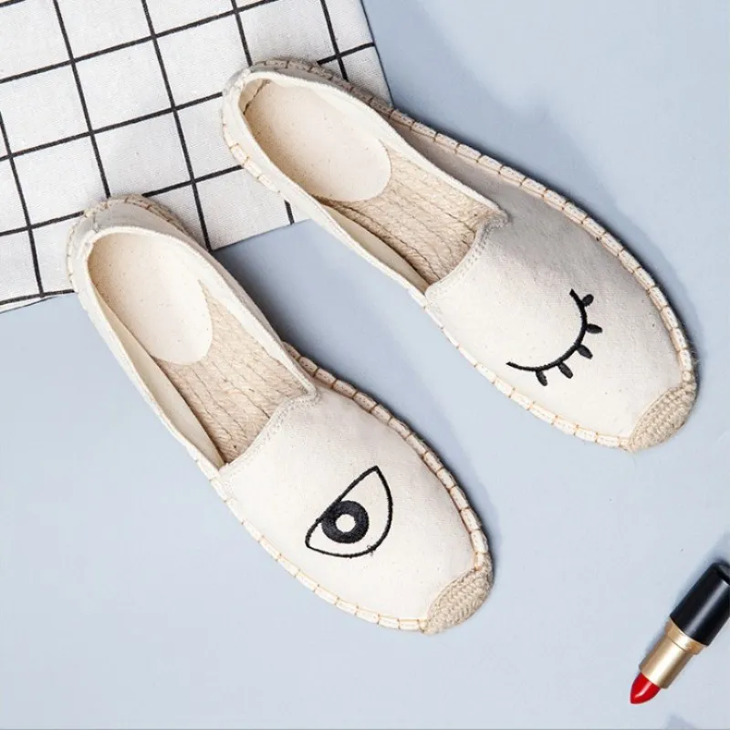 Женские парусиновые туфли с вышивкой повседневные мягкие дышащие на плоской