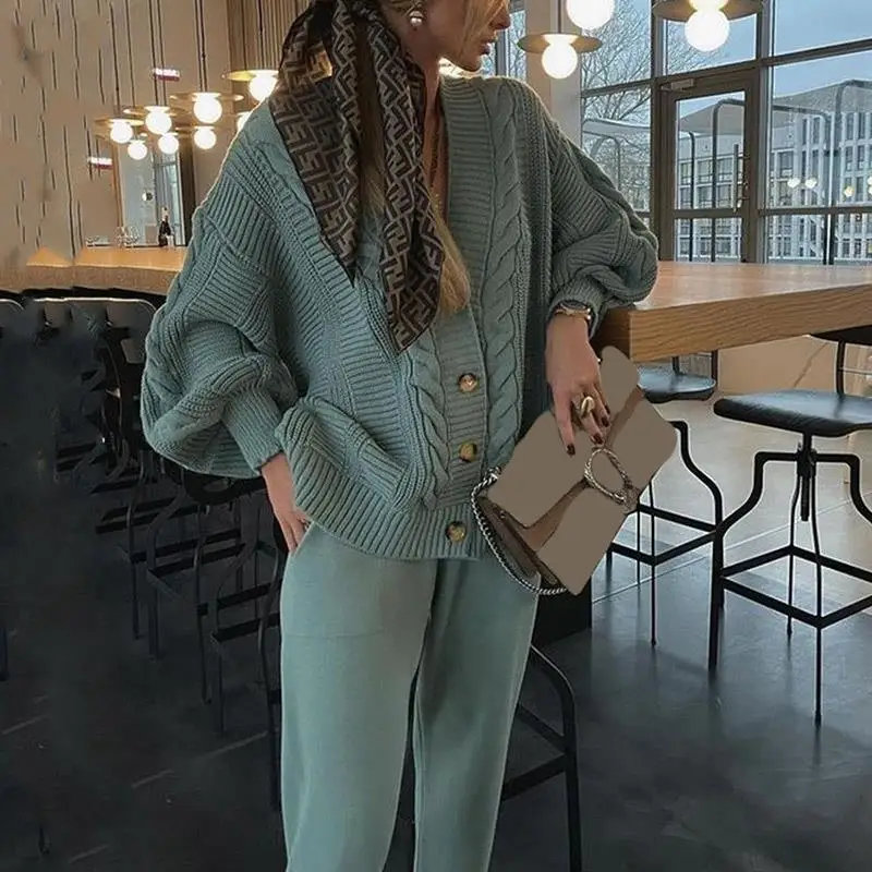 

Женский трикотажный кардиган с V-образным вырезом, осень 2021