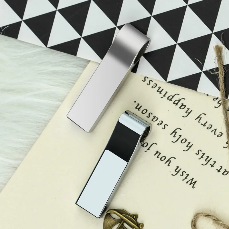 Customzed с возможностью нанесения собственного логотипа своеобразные модные брелок