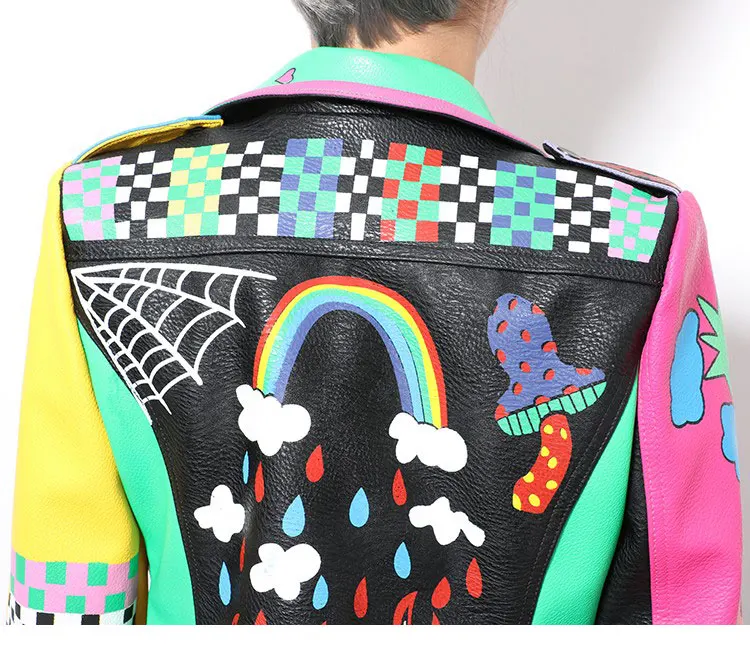 Новинка; женская куртка из искусственной кожи с узором граффити в стиле Crazy style с ремнем и молнией; Женская мотоциклетная короткая кожаная верхняя одежда