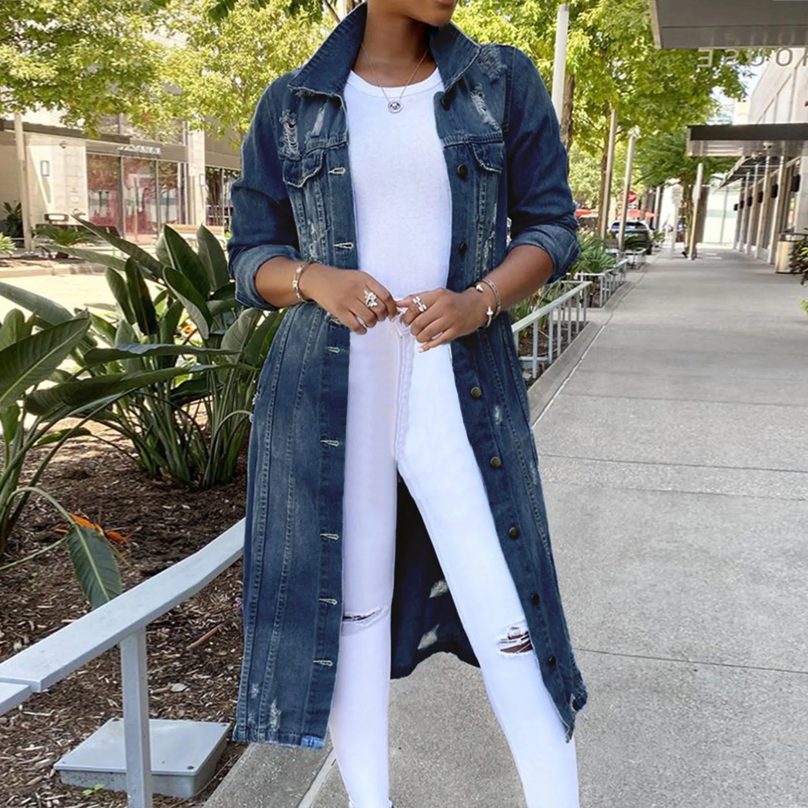 

Модная женская ВИНТАЖНАЯ ДЖИНСОВАЯ КУРТКА на пуговицах, состаренная Длинная зимняя джинсовая куртка с карманами и кисточками, длинное джин...