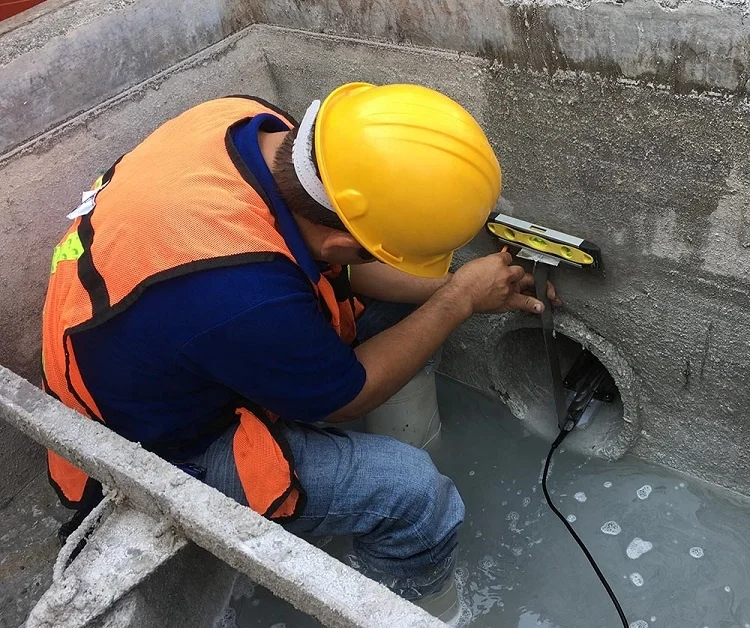 Портативный ультразвуковой расходомер Lanry-flow DOF6000-P используемый для измерения