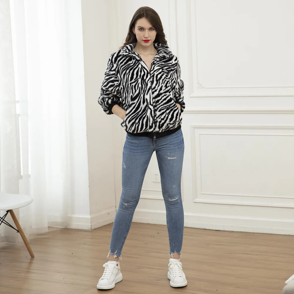 

Женская куртка с длинным рукавом, Повседневная теплая плюшевая черно-белая полосатая куртка на молнии с длинным рукавом, Осень-зима 2021