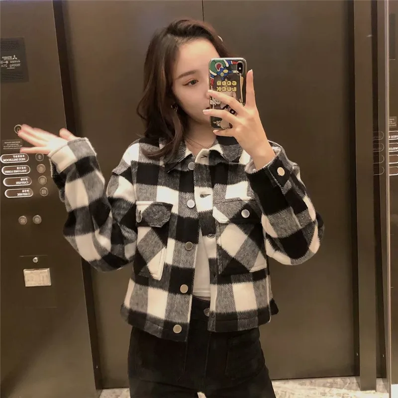 

Za Women Cropped Plaid Overshirt 2020 Vintage Long Sleeve Lapel Collar Office Lady Shirt Woman Fashion Front Patch Pockets Top