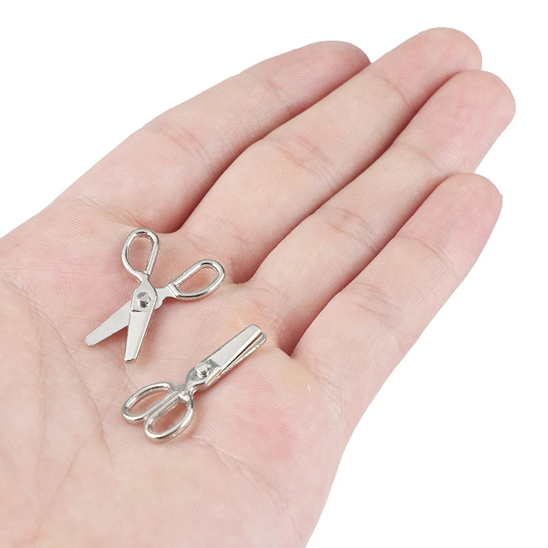

2pcs Mini Metal Scissors Miniature Dolls House Furniture 1:12 Dollhouse Decor