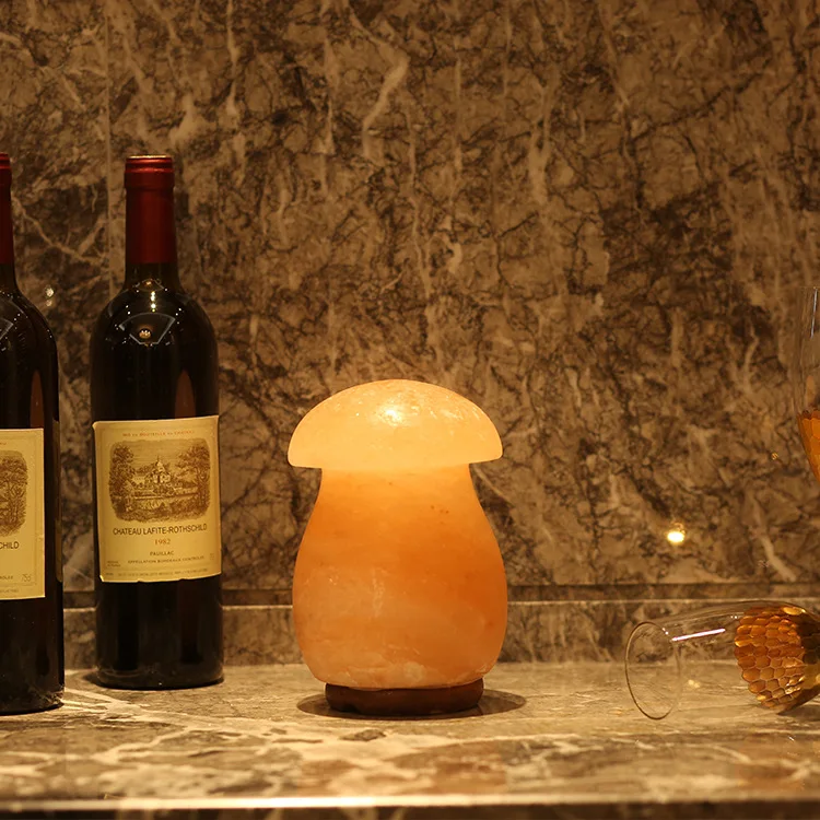 Натуральная настольная лампа из соляного камня с минеральными кристаллами для
