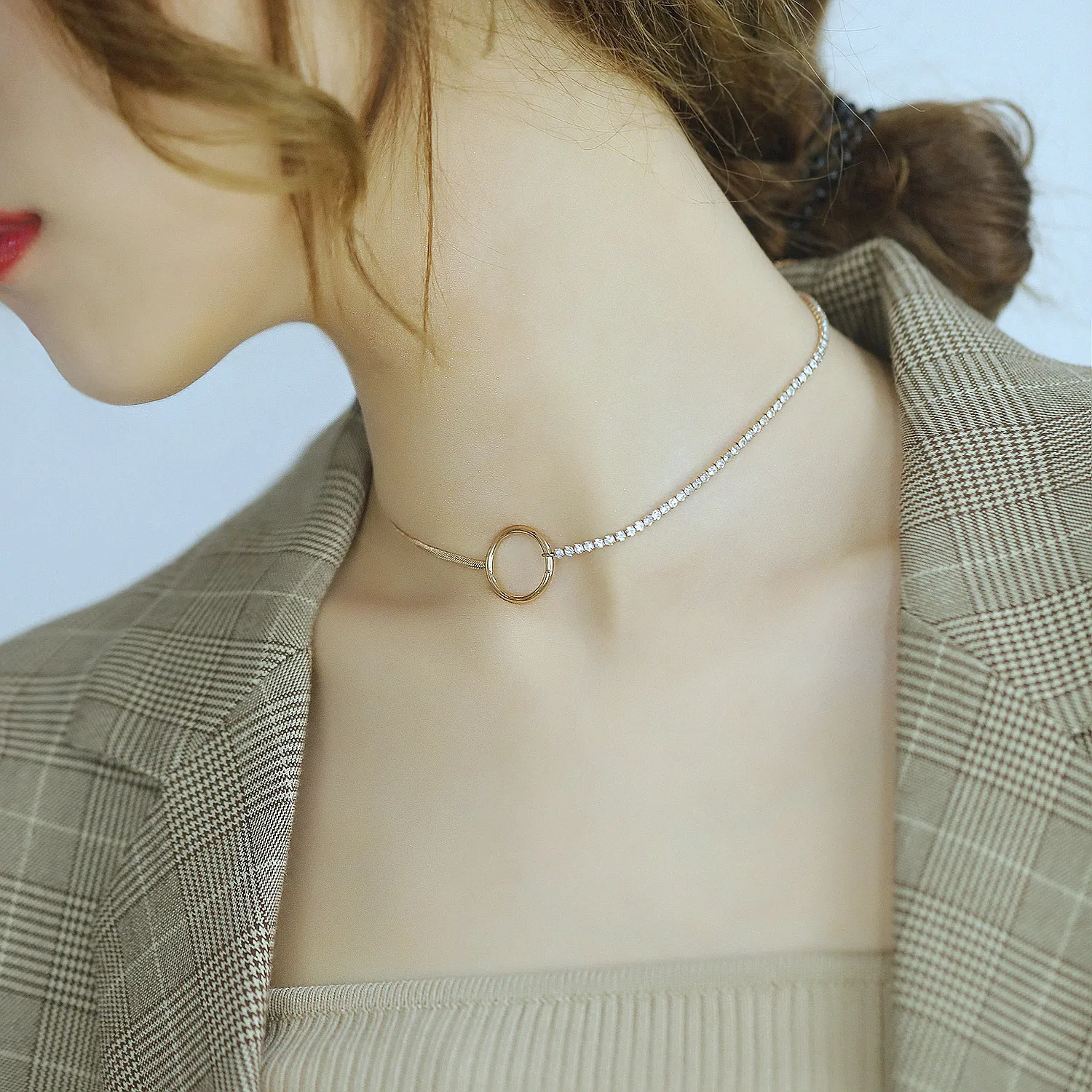 

CH-278 European and American Fashion Simple Round Pendant Personality Creative Ring Plated Rose Gold Chain Sweater Chain