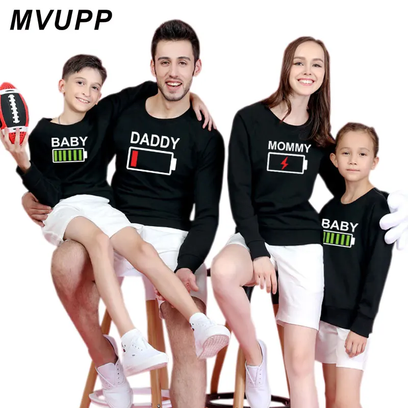 Длинная футболка на батарейках для всей семьи одежда матери дочери отца сына