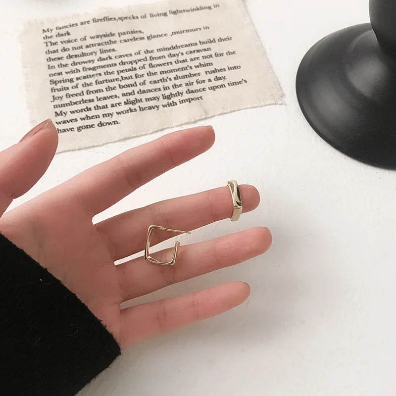 

GorGor Clip Earrings Women Originality Statement Minimali Square Gold Plated Simplicity Engagement Trendy Jewelry DKE-1121