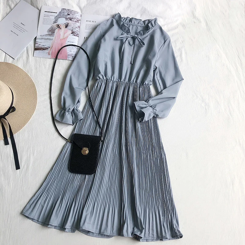 Женское плиссированное платье миди элегантное осеннее с расклешенными рукавами