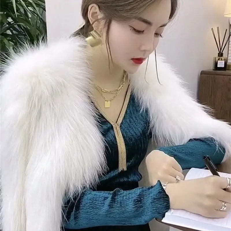 

Exquisite V-neck velvet shirt 2021 spring new style celebrity temperament show thin top versatile bottom blouse