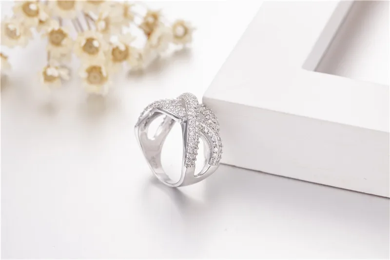 Роскошные бриллиантовые серебряные украшения больше X-образных с фианитами