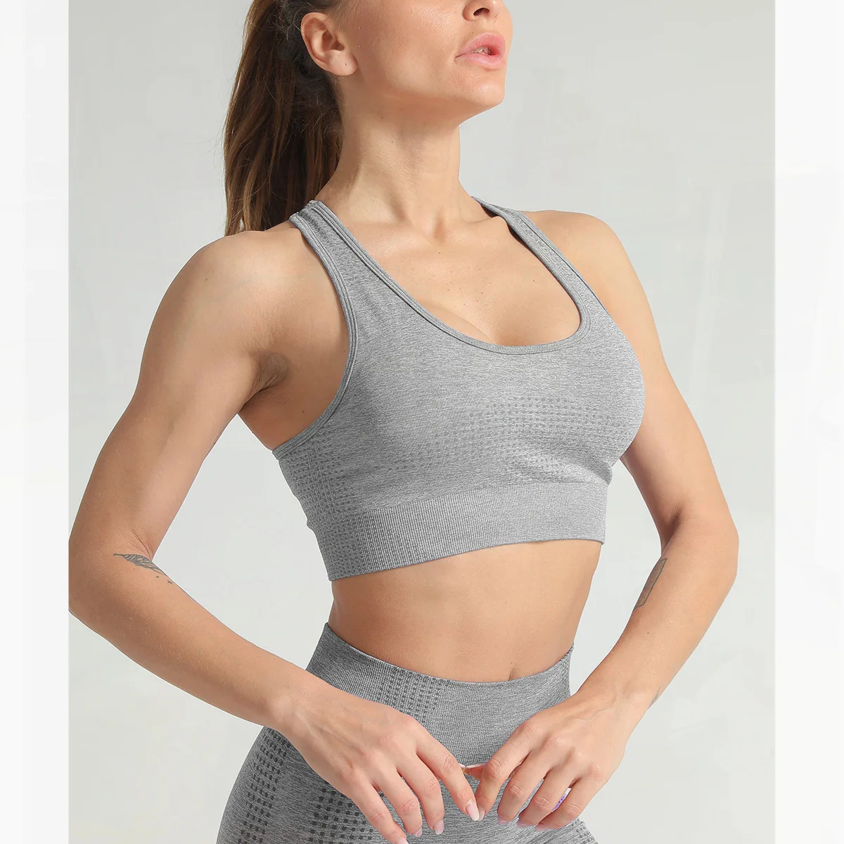 

Sports Bras Yoga Plus Size Padded Push Up Bra Activewear for Women Strappy Sports Fitness Bra Gym Sexy Girl Seamless Workout Top