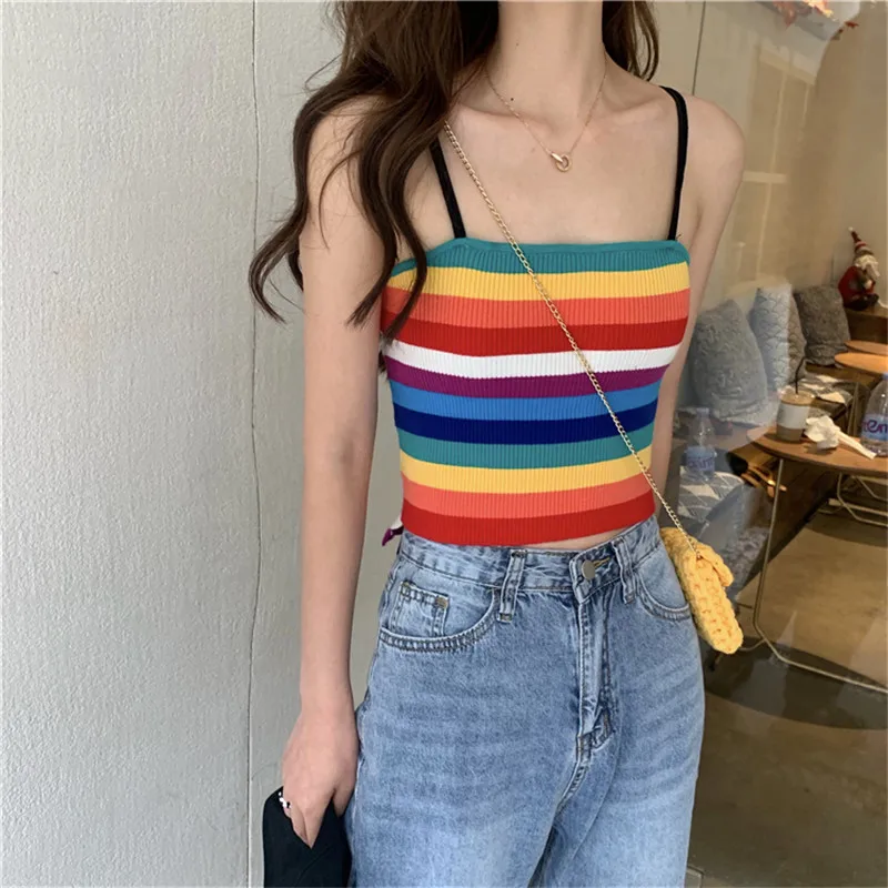 Сексуальный укороченный топ на бретельках женский летний в радужную полоску