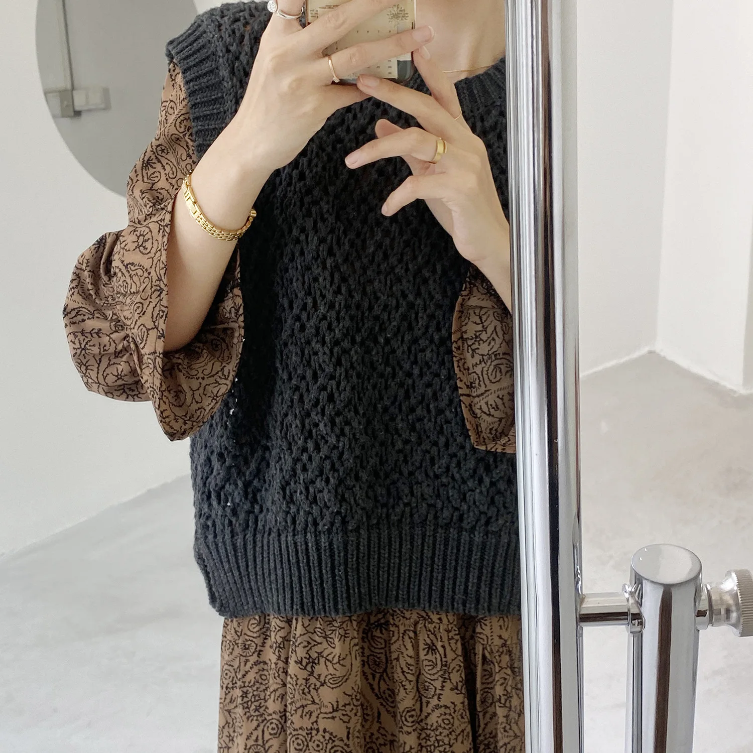 

Knitted Vest Women's Autumn Winter New Korean Loose Sleeveless Sweater Vest 6672
