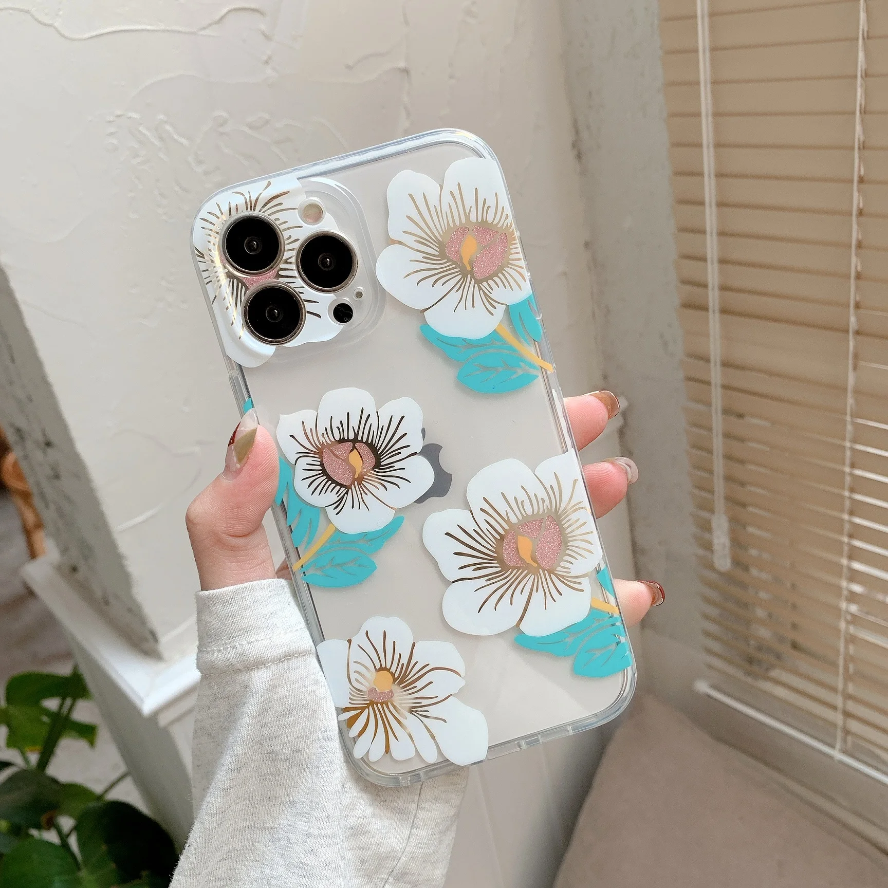 

Luxury Plating Flowers Love Heart Phone Case For iPhone 7 8 SE 2020 Plus X XS XR 11 12 13 Pro Max Transparent Silicone IMD Cover