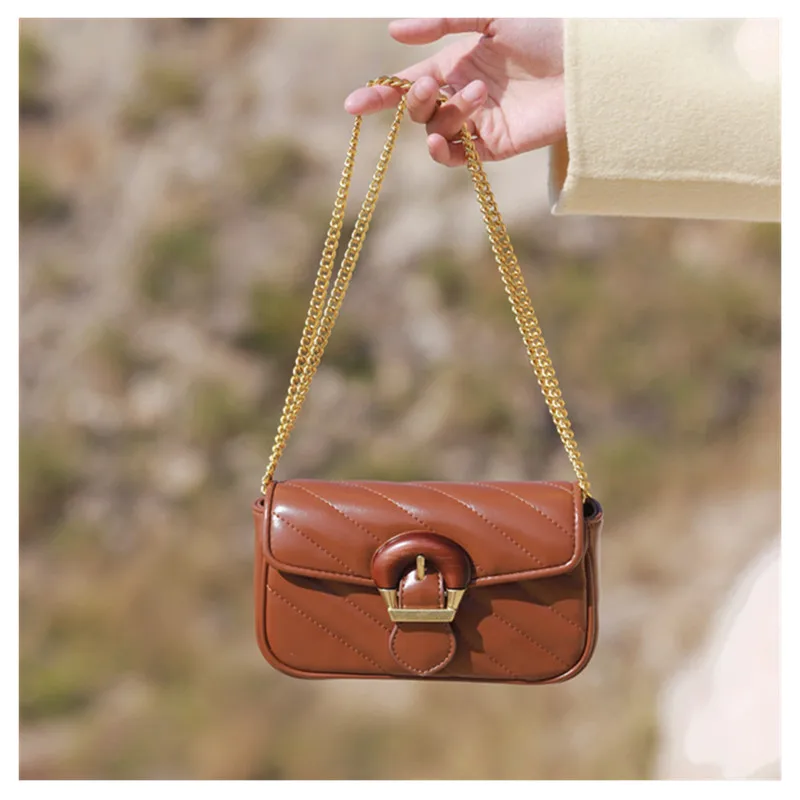 

Роскошная дизайнерская вечерняя дамская сумочка, клатч с вышивкой нитью и откидной крышкой в стиле ретро, диагональная миниатюрная модная ...