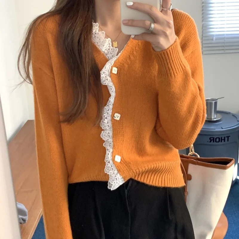 

Женский кружевной кардиган с V-образным вырезом
