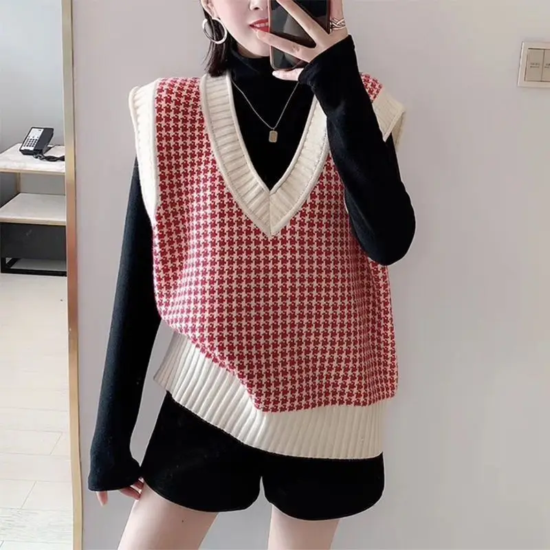

Houndstooth Plaid Sweater Vest Women Autumn V-Neck Sleeveless Knitted Vintage Loose Oversized Female Pullover Waistcoat Tops