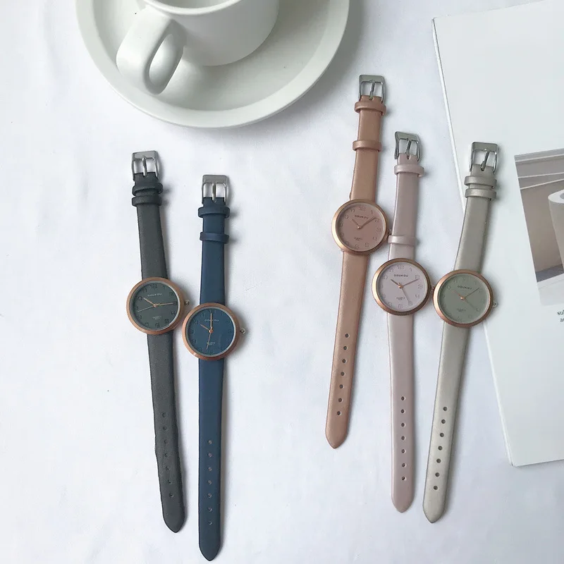 

Watch Women's Simple INS Wind Elegant Vintage Literature Art Girl Medium Fresh Students Small Dial College Style Bracelet Watch