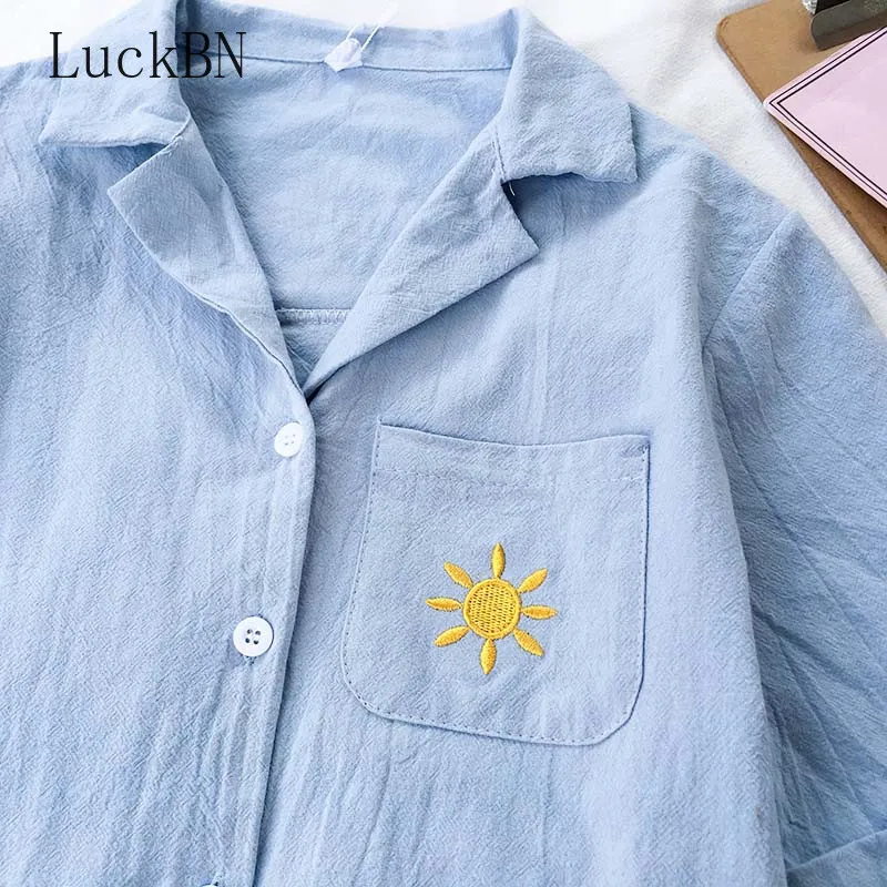 Блузка женская хлопковая в ретро стиле приталенная рубашка с вышивкой и принтом