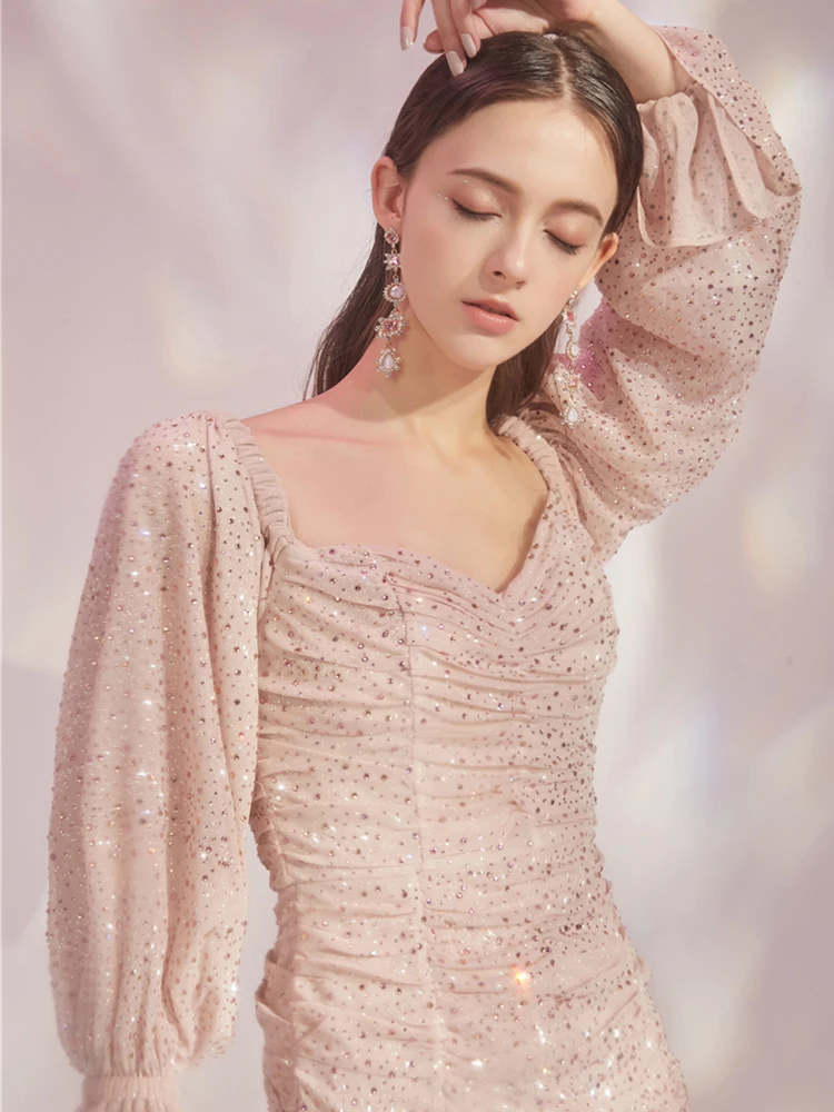 Женское плиссированное платье с квадратным вырезом весна-лето стразы бесплатная