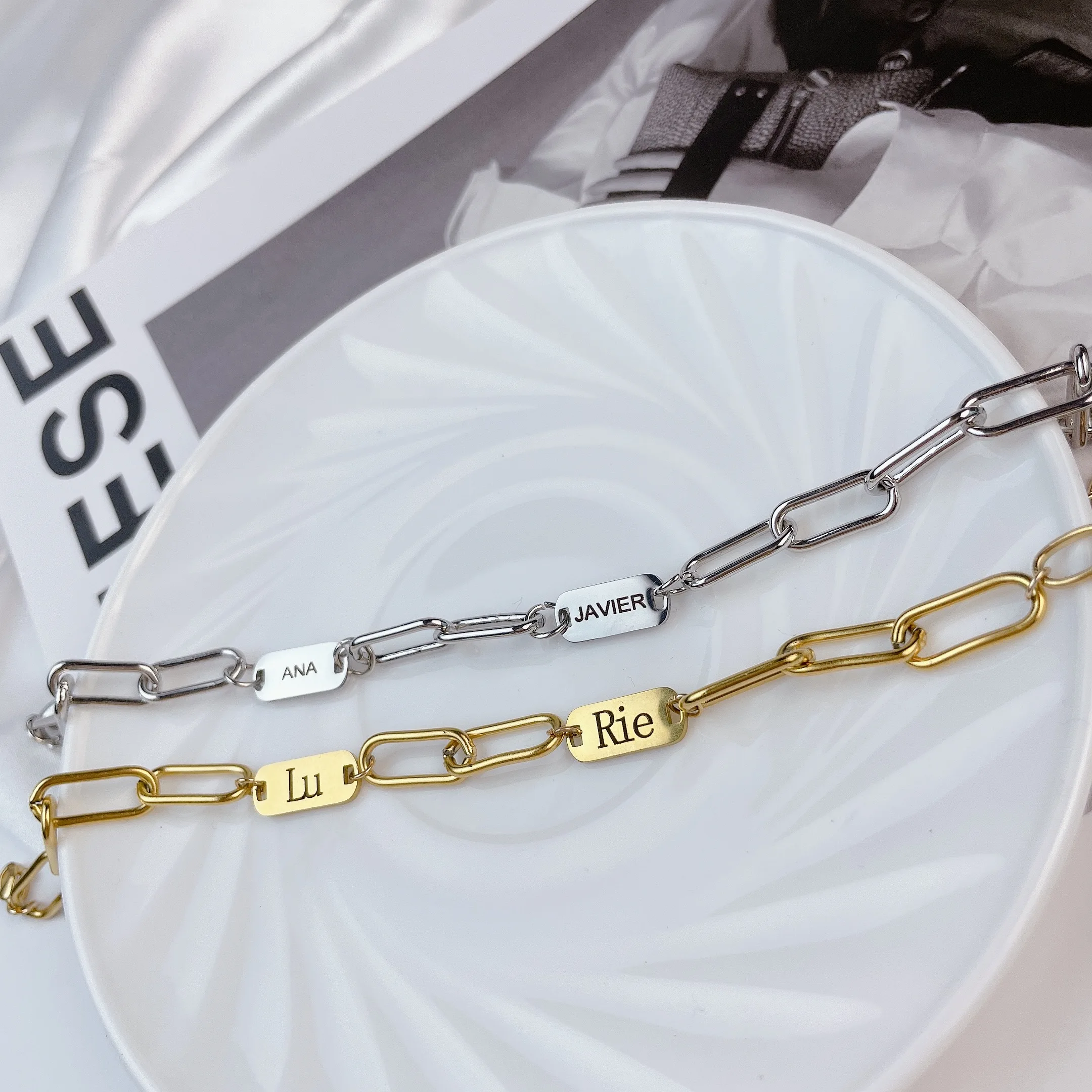 

Браслет LeoWu из нержавеющей стали с персонализированными надписями для мужчин и женщин, браслет с именем и датой, гравировка, подарок для пар...