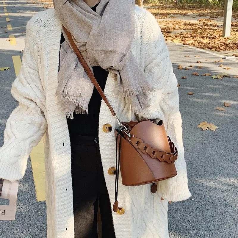 

Новинка 2022, Женская сумочка, маленькие женские сумки-ведра из искусственной кожи, однотонные повседневные рабочие повседневные сумки через...