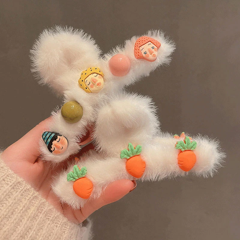 

2021 New Style Plush Hair Claw Shark Clip Bear Astronaut Cartoon Animal Plant Doll Fruits Plastic Clip Cute Girl DIY Head Claw