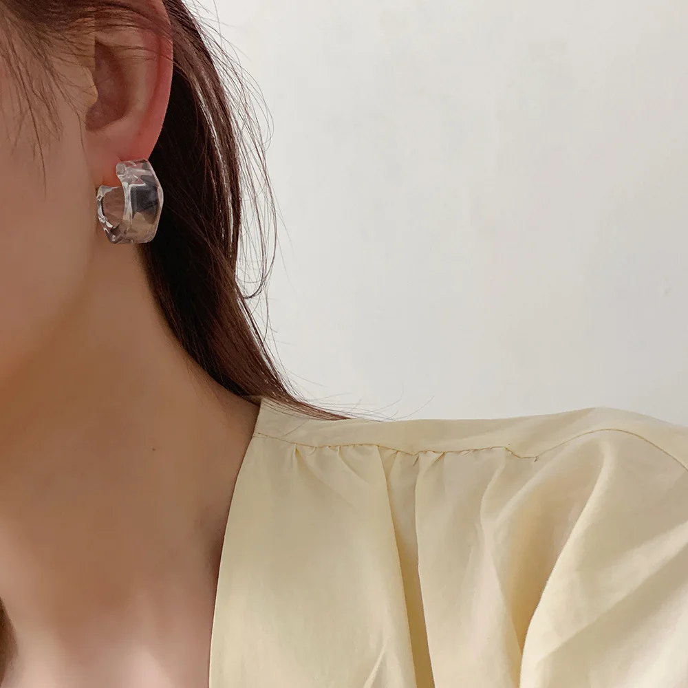 

Fashionable French Retro Creative Irregular Metal Acetate Fiber Resin Earrings Female S925 Silver Needle Simple All-match Earrin
