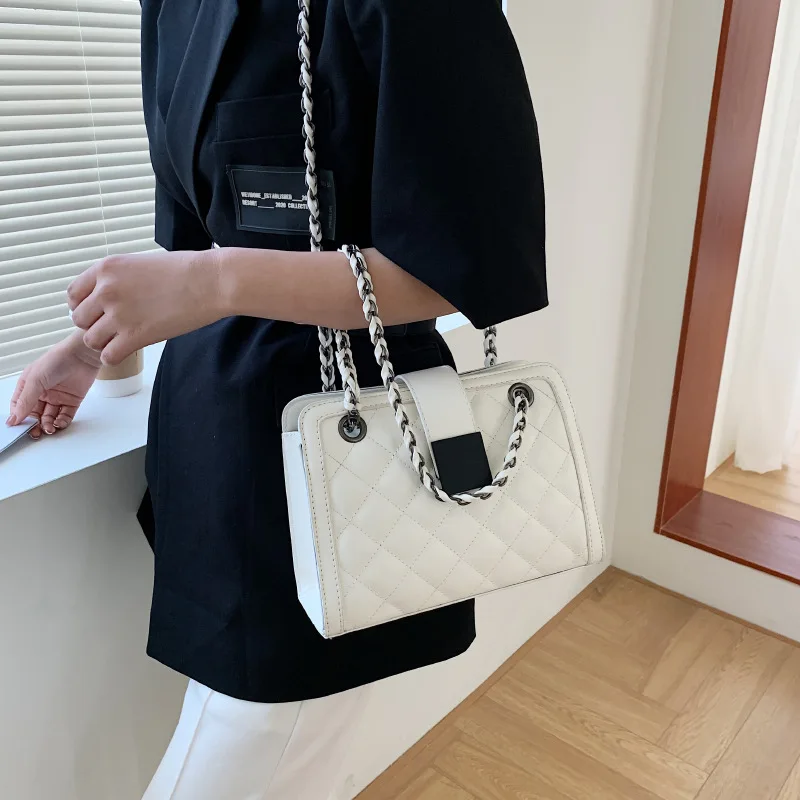 

Lingge Chain Bag Women's Bag 2021 New Embroidery Bag Korean Fashion Simple One Shoulder Slant Span Bag Women