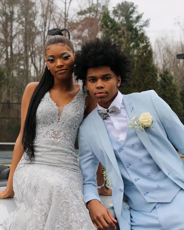 Светильник голубые мужские костюмы с заостренным отворотом на одной пуговице