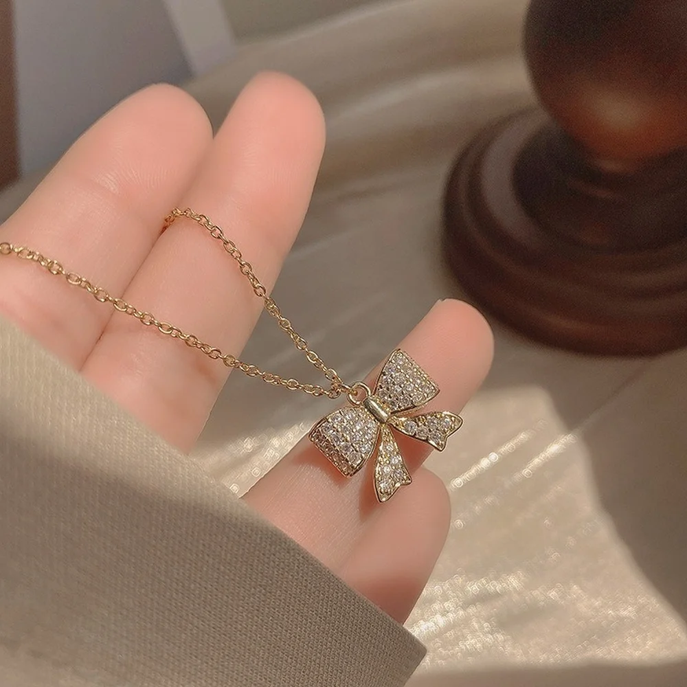 

Bowknot Pendant Necklace for Women 2021 Fashion Aesthetics Cute Zircon Accessories Titanium Jewelry Charm Clavicle Chain Gift