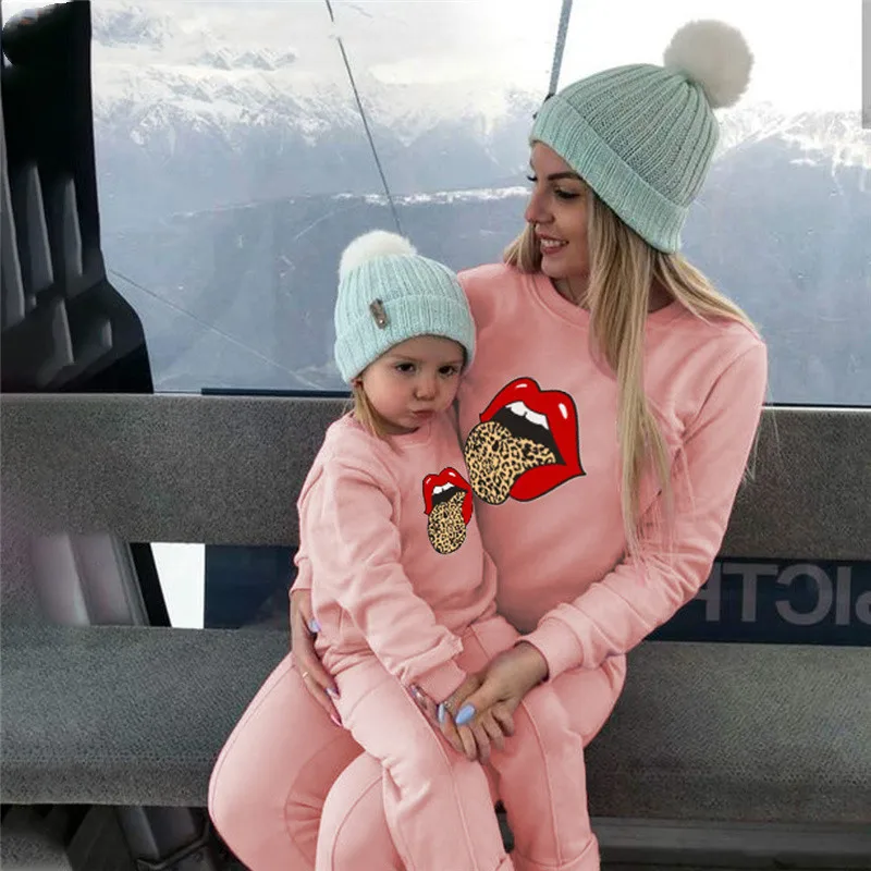 

Осенне-зимняя Толстовка с принтом мама и дочь одинаковый большой язык и рот одежда для мамы и дочки футболки для мамы и дочки