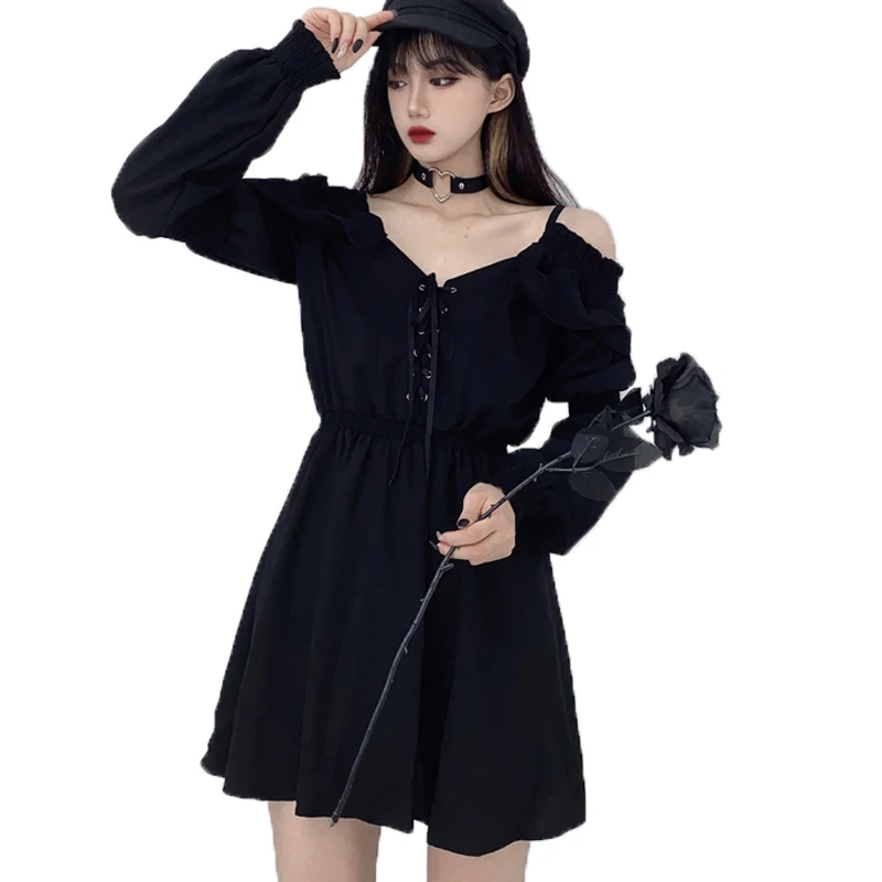

2020 autumn new lace-up dress ins dark lace-up straps strapless waist slimming Hepburn style little black dress
