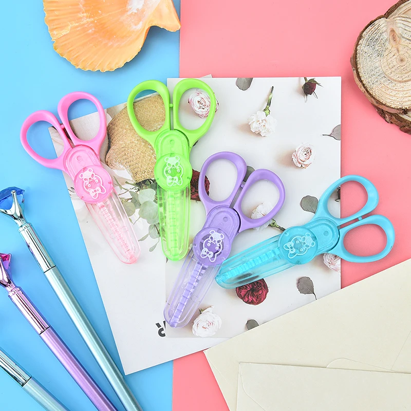 

Safety Scissors Plastic For Children Mini Handmade DIY Photo Album Scissors Paper Lace Diary Decoration Random Color ZMONH