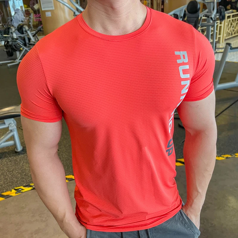 Sport Ice silk Shirts New Breathable Top Elastic Fitness Summer Quick Dry silky Short Sleeves Men Training 2021 Running Tees |