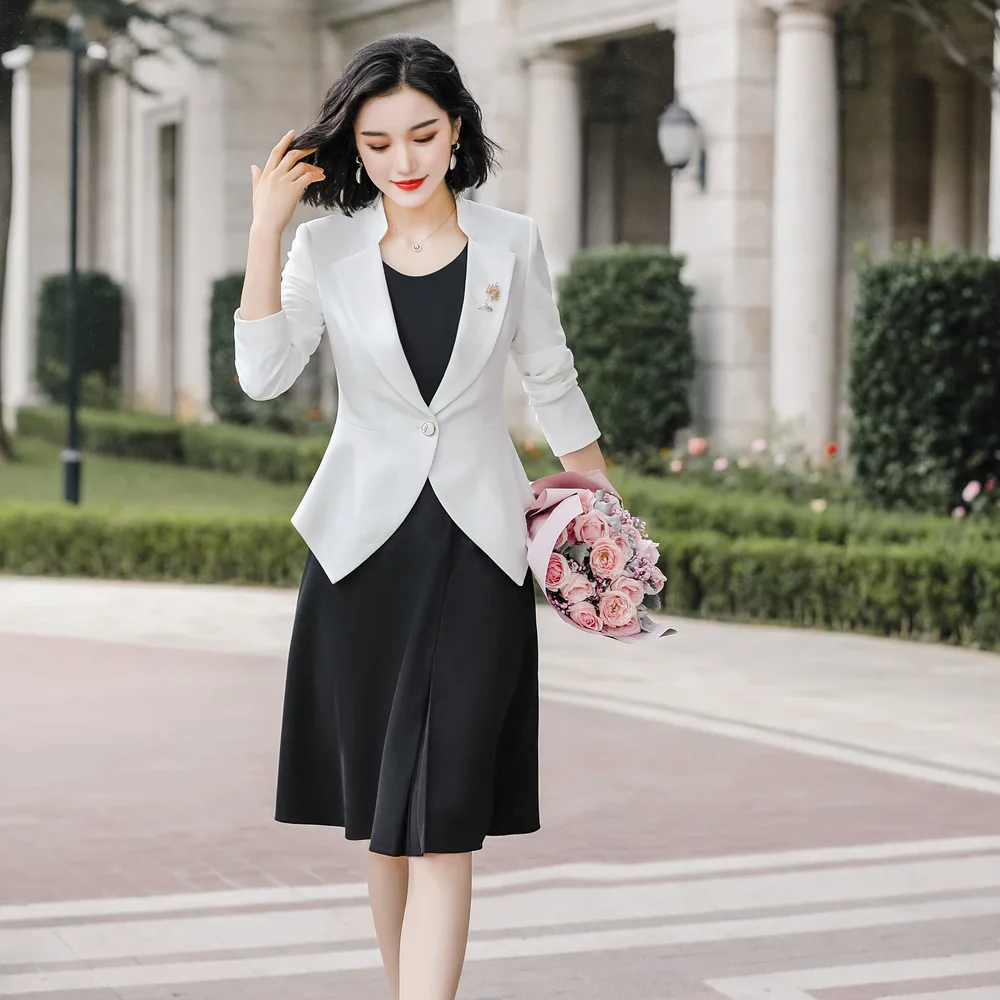 Женский костюм из 2 предметов белый пиджак и платье до колен для работы весна 2020 |
