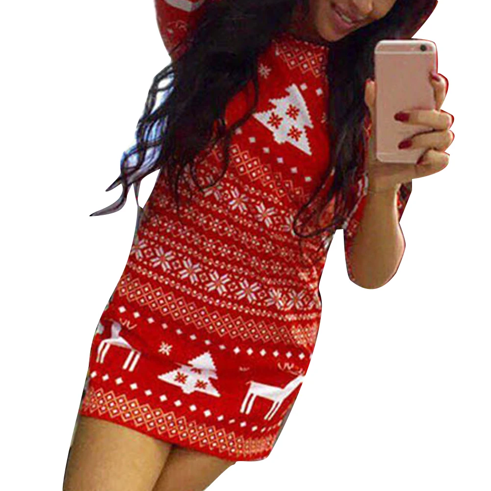 Зимнее женское платье средней длины с принтом рождественской елки круглым