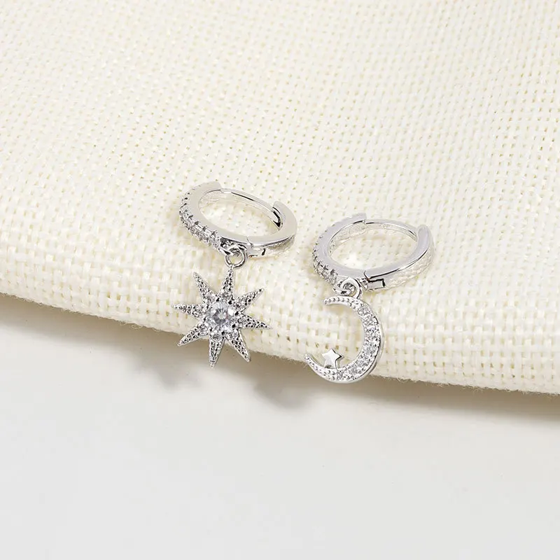 

Серьги-кольца женские Асимметричные из серебра 925 пробы с цирконом